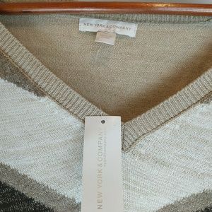 New york and company wome's Brand New Sweater Size